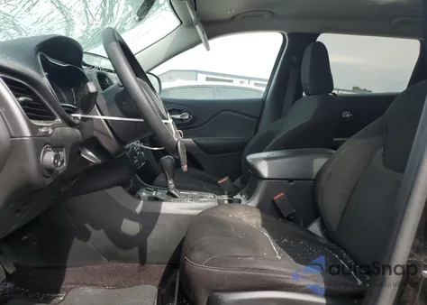 2019 Jeep Cherokee Latitude z USA, uszkodzony, nr VIN 1C4PJLCB4KD172053